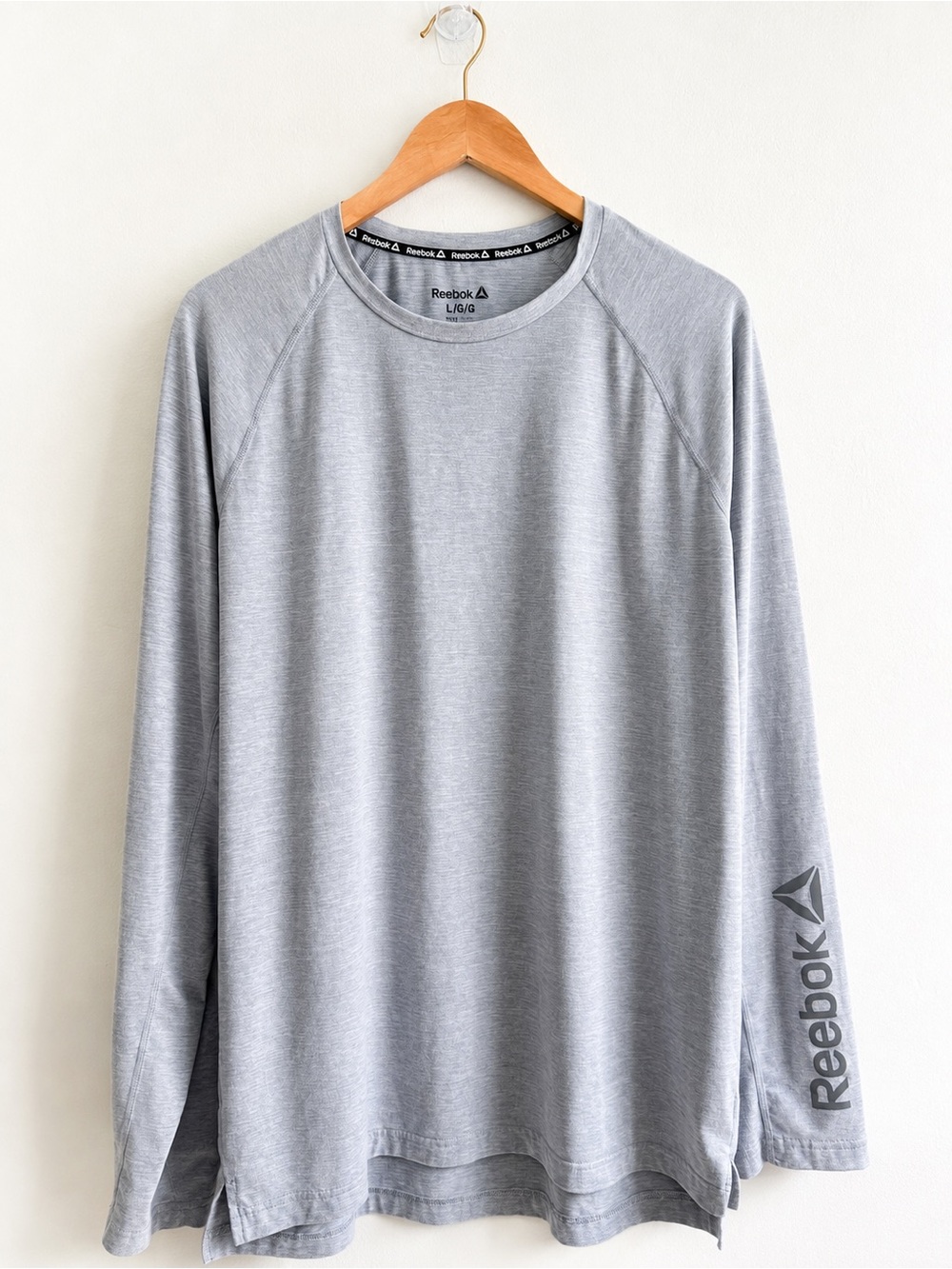 Reebok Men's Light Gray Long Sleeve Performance Tee, size L